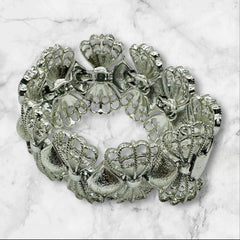 Vintage Signed CORO Silver-Tone Filigree Bow Link Bracelet 7.5" Fold Over Clasp